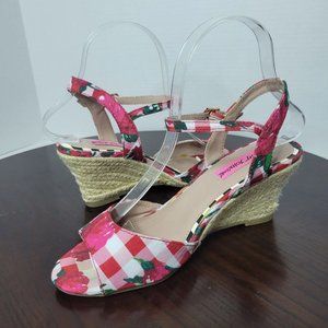 BETSEY JOHNSON Athena Size 7.5 Red Rose Floral Espadrille Wedge Sandals